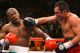 Huyền thoại Oscar De La Hoya muốn so tài "Độc cô cầu bại" Mayweather sau khi tái xuất