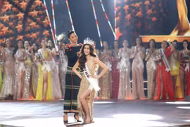Hành trình từ Hoa khôi Áo dài đến top 21 Miss Universe của Khánh Vân