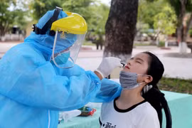 Hải Phòng: Xét nghiệm 350 giáo viên, học sinh liên quan tới nữ giáo viên dương tính với Covid-19
