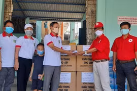 Thừa Thiên Huế: Nhiều tổ chức, cá nhân chung tay giúp người dân vượt qua dịch bệnh