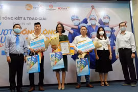 Trao 19 giải tại cuộc thi “Vượt qua COVID-19 - Đồng lòng chống dịch”