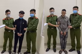 Tạm giữ hình sự 2 côn đồ hành hung nam sinh trước cổng trường