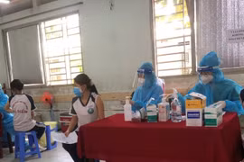 TP. HCM: Dự kiến còn 2-3 ngày nữa là hoàn thành tiêm vaccine ngừa Covid-19 cho trẻ 12-17 tuổi