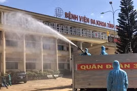 Thiếu trách nhiệm trong phòng, chống dịch COVID-19, Giám đốc BV Đa khoa tỉnh Gia Lai bị đình chỉ công tác