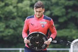 Thủ thành Đặng Văn Lâm được CLB Cerezo Osaka đăng ký trở lại sau 1 tháng