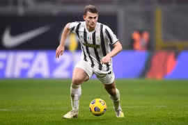 CLB Barca chiêu mộ trung vệ 21 tuổi của Juventus