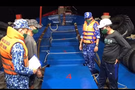 Kiên Giang: Bắt giữ tàu vận chuyển 60.000 lít dầu DO không rõ nguồn gốc trên biển