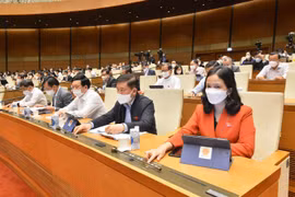 Quốc hội “chốt” chỉ tiêu GDP năm 2022 tăng 6-6,5%