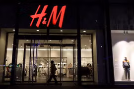Nghệ sĩ Trung Quốc quay lưng với H&M, Nike…