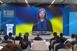 Hội nghị "Cùng nhau quản lý tin tức giả mạo trực tuyến" kêu gọi toàn cầu đối phó với tin giả