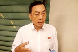 Không nên “lung lay, rụt rè” trong mua sắm trang thiết bị phòng chống dịch