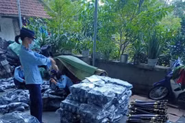 Thanh Hóa: Phát hiện 2.390 đôi giày vi phạm quy định về nhãn hàng hóa