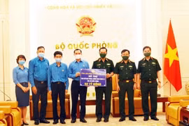 Ban Chỉ đạo phòng, chống dịch COVID-19 Bộ Quốc phòng tiếp nhận hỗ trợ 2 tỷ đồng