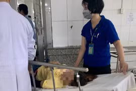 Bình Dương: Hơn 40 công nhân phải nhập viện cấp cứu do hít phải khí lạ