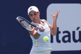 Tay vợt Ashleigh Barty thẳng tiến vào vòng 3 giải Volvo Car 2021