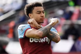 CLB Man Utd tăng giá bán Jesse Lingard
