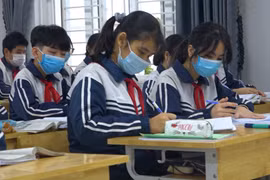 Học sinh lớp 9 ở 17 huyện, thị xã của Hà Nội hào hứng trong buổi đầu đi học trở lại