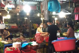 Mùa dịch: Hàng nhập vào - bán ra, giá cả “vênh lệch” đến bất ngờ