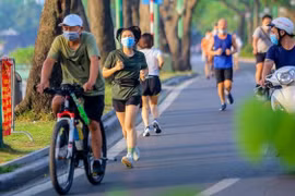 Hà Nội: Truy vết người tập thể dục, đạp xe quanh Hồ Tây liên quan ca mắc Covid-19