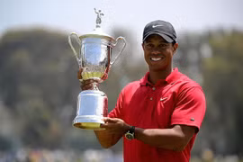 Tay golf Tiger Woods bật khỏi top 100 thế giới