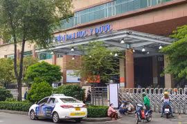 Bệnh viện Đại học Y dược TP.HCM tạm ngưng nhận bệnh nhân vì phát hiện 4 ca COVID-19