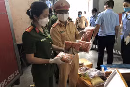 Phát hiện 10 tấn cánh gà, nầm lợn, râu bạch tuộc đông lạnh không rõ nguồn gốc