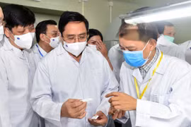 Xây dựng kế hoạch chuyển giao, nghiên cứu, sản xuất công nhận vaccine phòng COVID-19 theo đúng quy định