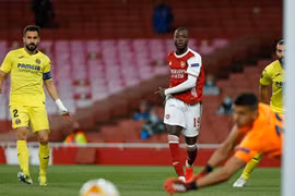 Arsenal bị loại khỏi đấu trường Europa League