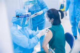 Bộ Y tế yêu cầu tìm nguyên nhân các ca phản ứng nặng sau tiêm vaccine COVID-19