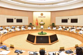 Thực hiện “mục tiêu kép”, linh hoạt, phù hợp, theo phân cấp của chính quyền, địa phương các cấp