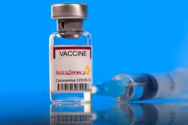 Hơn 900.000 liều vaccine AstraZeneca đã về đến sân bay Tân Sơn Nhất