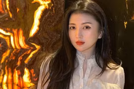 Hot girl nổi đình đám Trung Quốc tử vong sau khi bí mật đi hút mỡ và nâng ngực