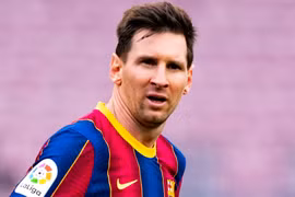 Messi giảm lương kỷ lục, ký hợp đồng thêm 5 năm với Barca