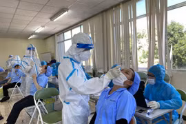 Kiến nghị đưa kit test COVID-19 vào danh mục trợ giá: Bộ Tài chính nói gì?