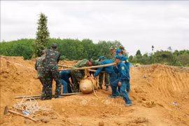 Đắk Nông: Di dời quả bom gần 500 kg đến vị trí an toàn
