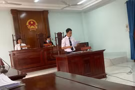 Vụ dượng chém cháu ở Bình Định: Toà hoãn lần 4 vì bị cáo... đi viện