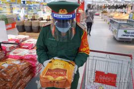 Thủ tướng đề nghị Bộ Công an xử lý nghiêm hành vi "bom hàng" đi chợ hộ