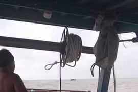Nam Định: Đã tìm thấy thi thể 1 trong 3 em học sinh bị nước cuốn trôi