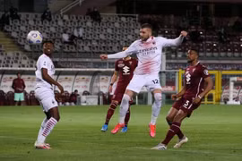 AC Milan giành chiến thắng 7-0 ở Serie A