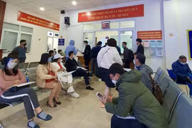 Gần 12.000 ôtô đăng ký trong ngày đầu tiên giảm 50% phí trước bạ
