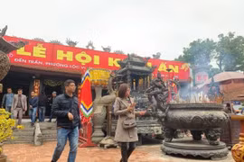 Nam Định dừng lễ hội khai ấn Đền Trần