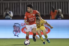 Bầu Đức dành lời khen tuyệt đối cho Lee Nguyễn sau màn tái xuất V.League ấn tượng