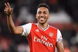 Tiền đạo Aubameyang phải nhập viện