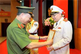 Chánh Văn phòng Bộ Công an được thăng hàm Trung tướng