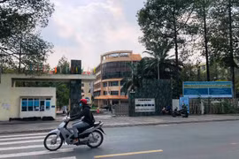 Hiệu trưởng Trường đại học Đồng Nai bị cách hết các chức vụ trong Đảng