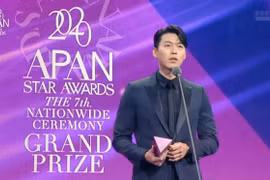 Hyun Bin nhắc đến Son Ye Jin khi thắng giải Daesang