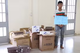 Bắt giữ đối tượng vận chuyển trái phép 7.000 bao thuốc lá lậu