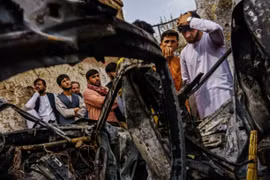 Mỹ trả tiền cho các nạn nhân người Afghanistan của vụ không kích nhầm