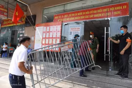 Hà Nội: Phong tỏa chung cư Đại Thanh vì dịch COVID-19, tạm dừng hoạt động các quán bia