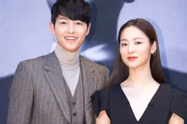 Song Joong Ki rạng rỡ trong của họp báo bom tấn truyền hình 'Vincenzo'